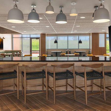 Fairfield By Marriott Inn & Suites Kansas City At The Legends ภายนอก รูปภาพ