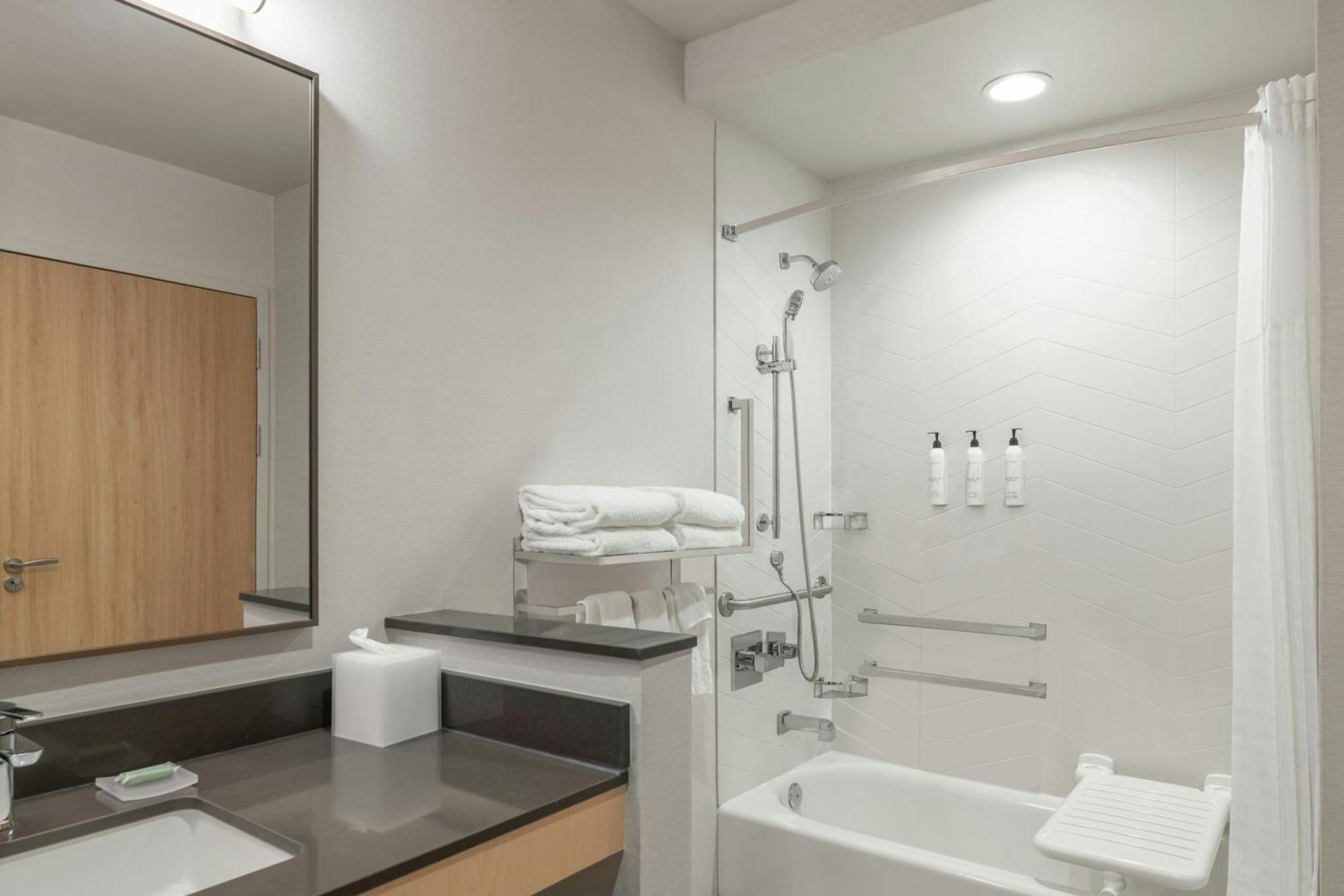 Fairfield By Marriott Inn & Suites Kansas City At The Legends ภายนอก รูปภาพ