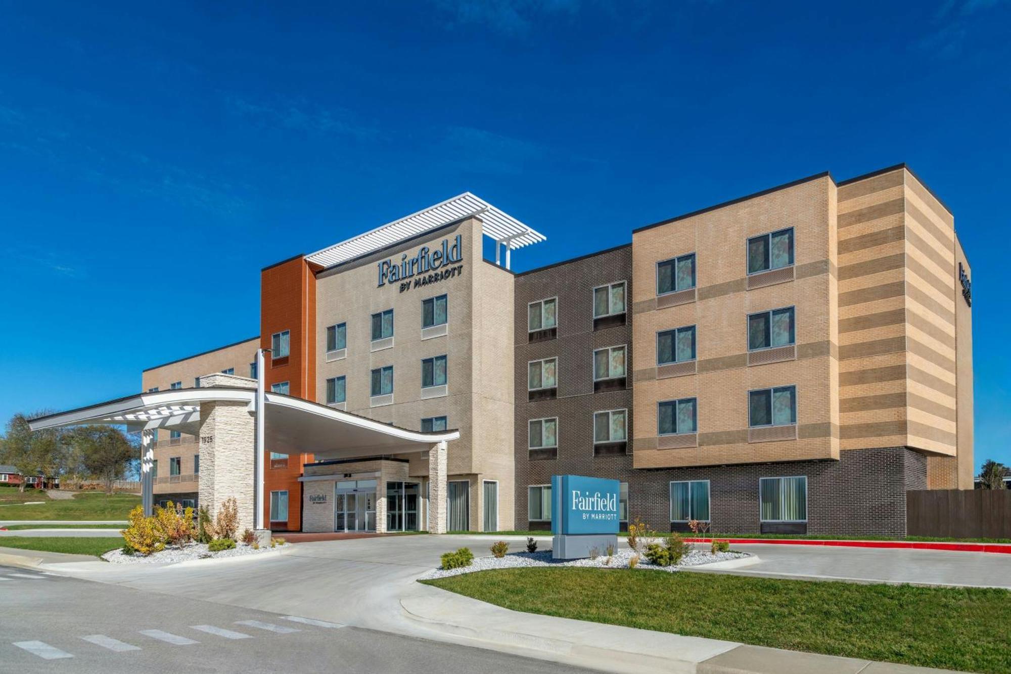 Fairfield By Marriott Inn & Suites Kansas City At The Legends ภายนอก รูปภาพ