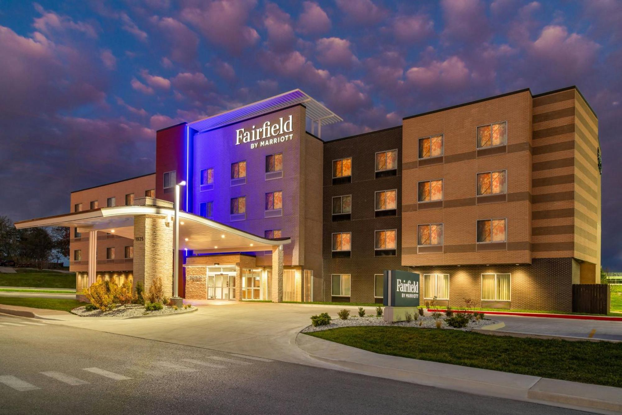 Fairfield By Marriott Inn & Suites Kansas City At The Legends ภายนอก รูปภาพ